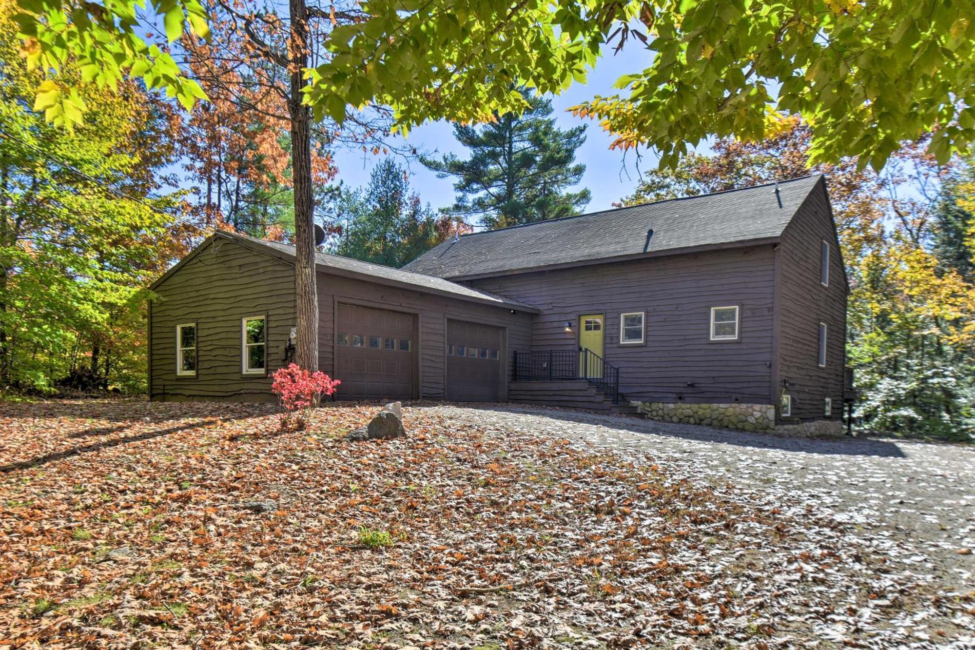 Waterfront Lakes Region Home On Private Cove! Alton Bay Exterior photo